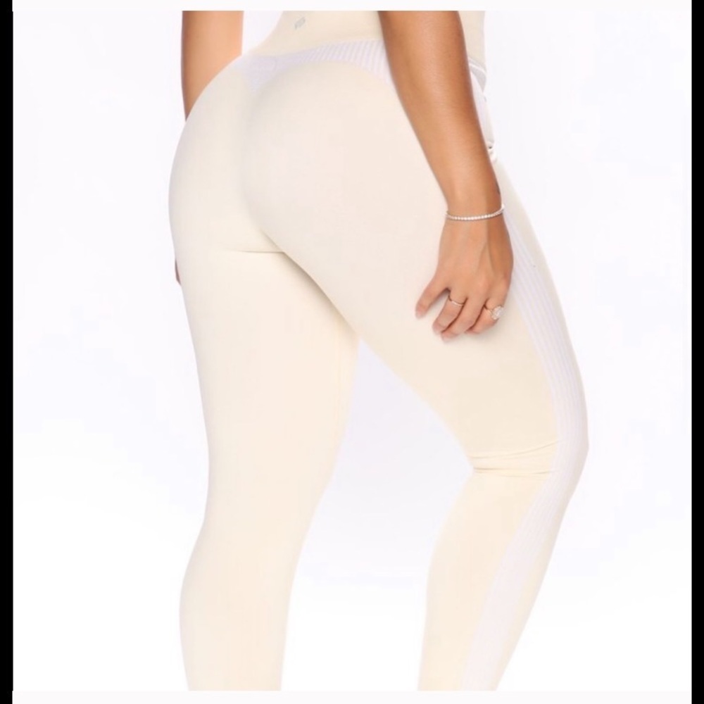 Fashion nova leggings